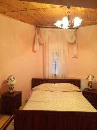 Отель Парк отель Вселуг - Селигер Пено Семейный номер с ванной комнатой-1